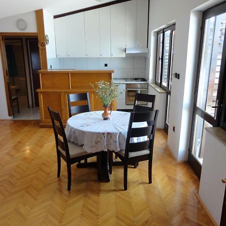 Apartman Lucijan Marusici  エクステリア 写真