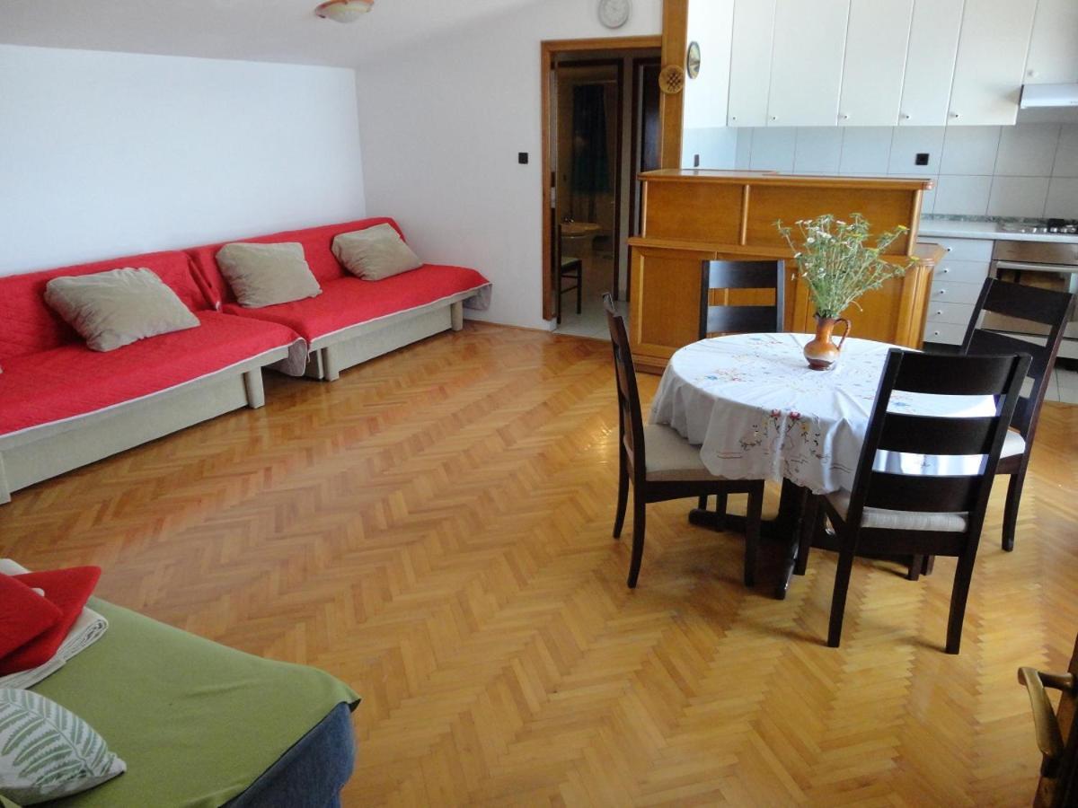 Apartman Lucijan Marusici  エクステリア 写真